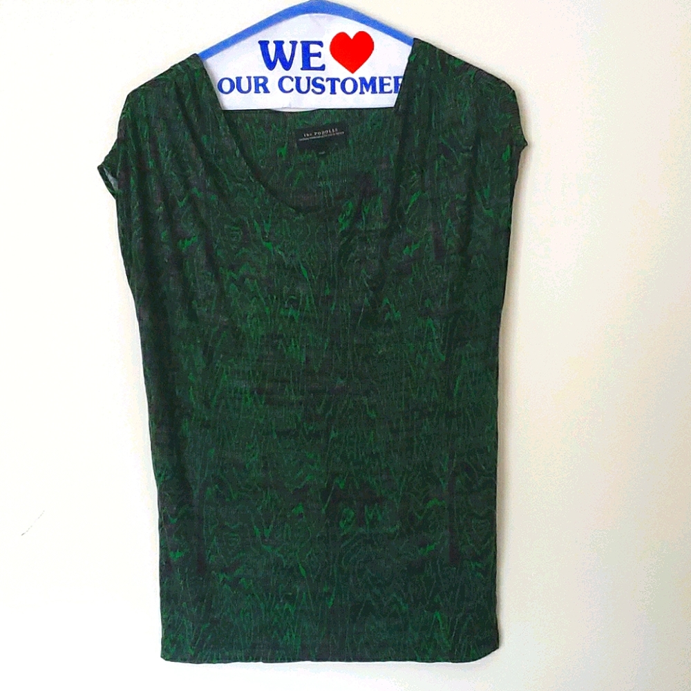 🌍 The Podolls fun wavy pattern top
